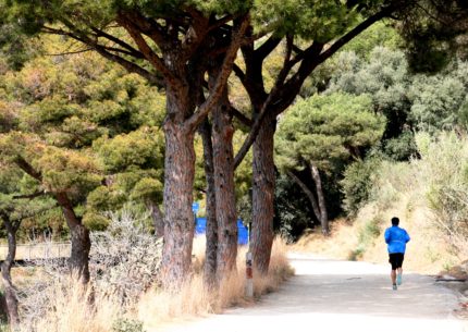 A RUNNING VIEW ABOVE THE CITY OF BARCELONA